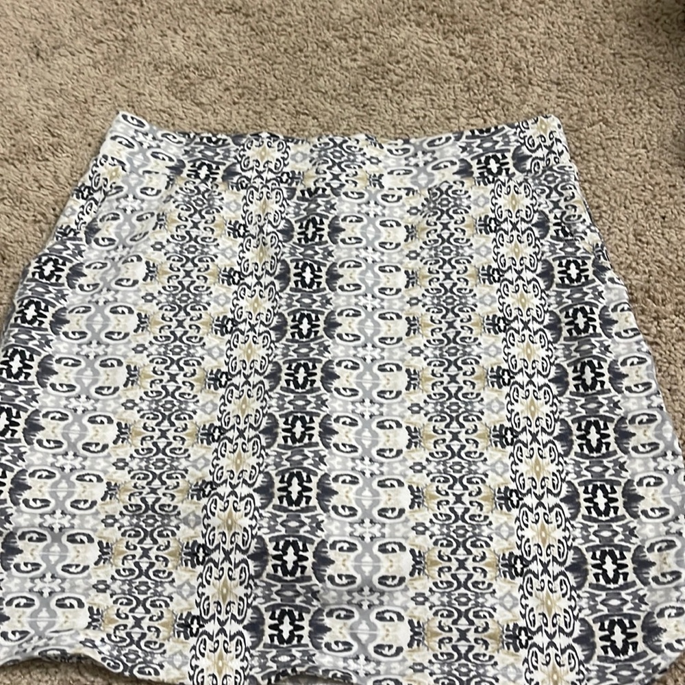 Croft & Barrow Skort ; grey , black & tan